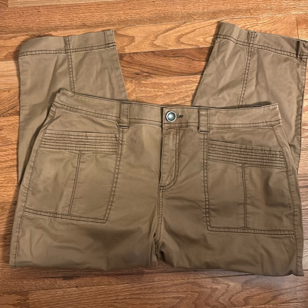 Capri Pants